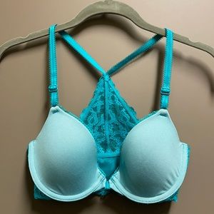 b.tempt’d by Wacoal Charming front close bra - new